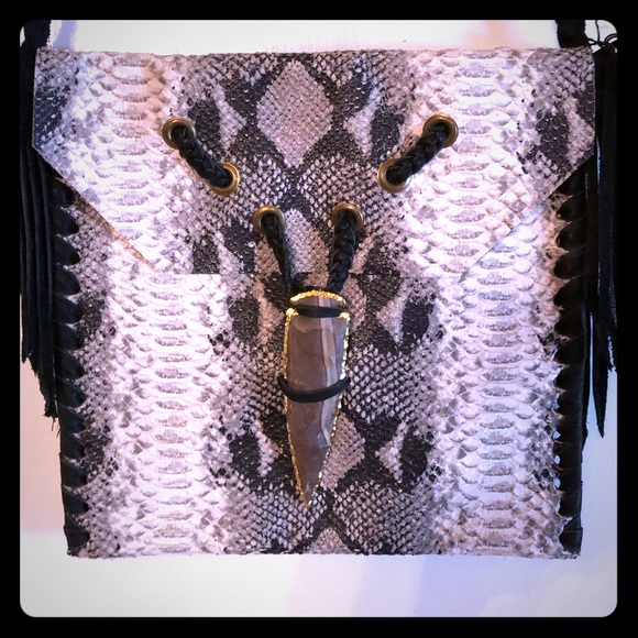 Hide and Hunter purse🐍🐍🐍 - Picture 1 of 4